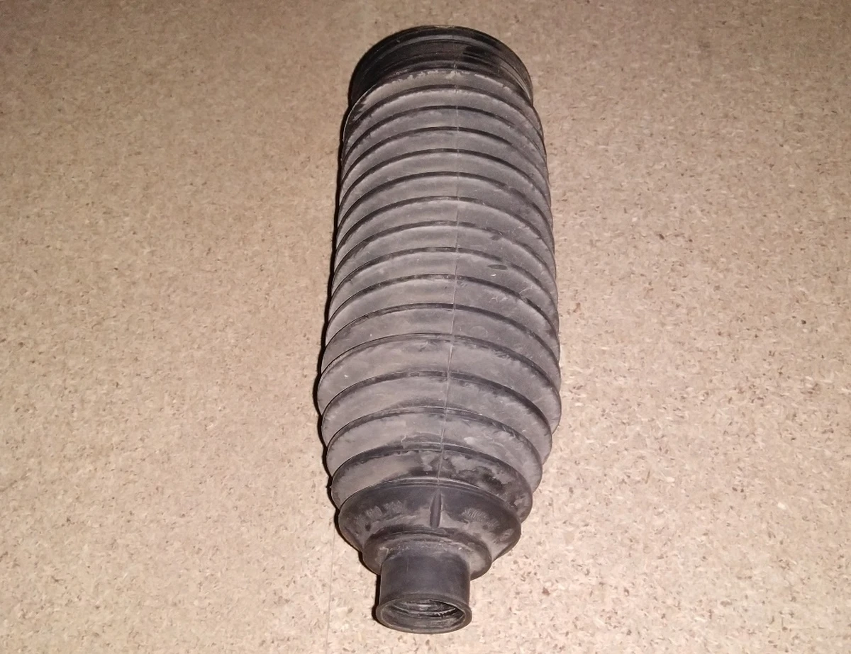 Пильовик тяги рульової рейки лівий правий Tesla model S 1453628-00-Y