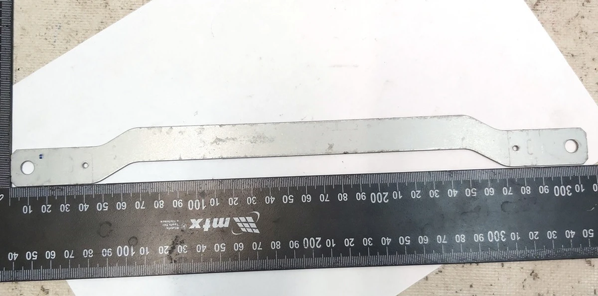 Планка фіксувальна корпусу металевого MCU (основного монітора) Tesla model S REST, model X 1451809-00-A