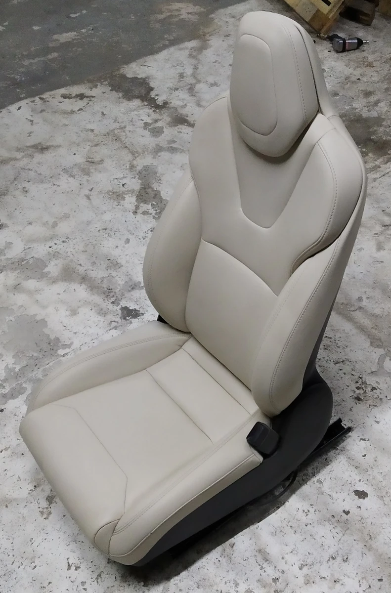 2 Сиденье пассажирское в сборе PUR CRM (с повреждением) Tesla model X 9876524-03-A