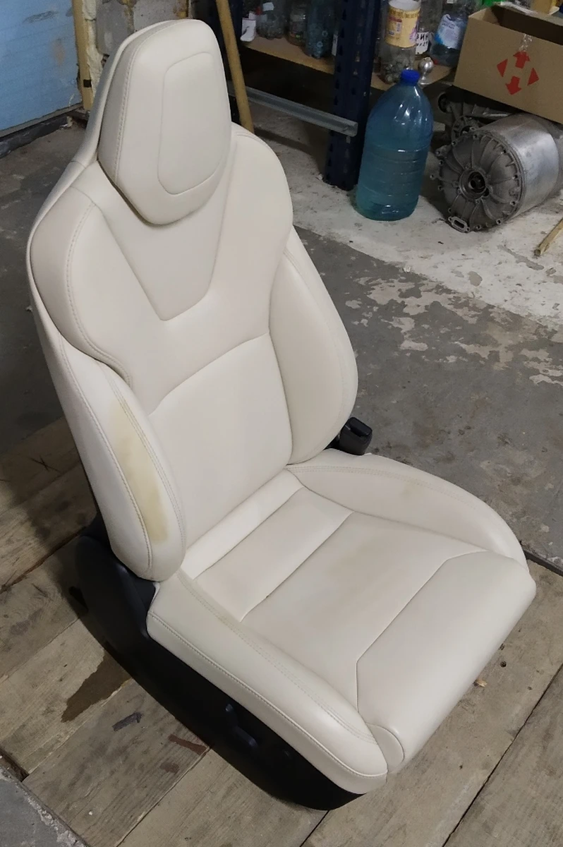 2 Сидіння пасажирське у зборі PUR CRM без блоку керування та блоку регулювання (з пошкодженням) Tesla model X 9876524-03-A