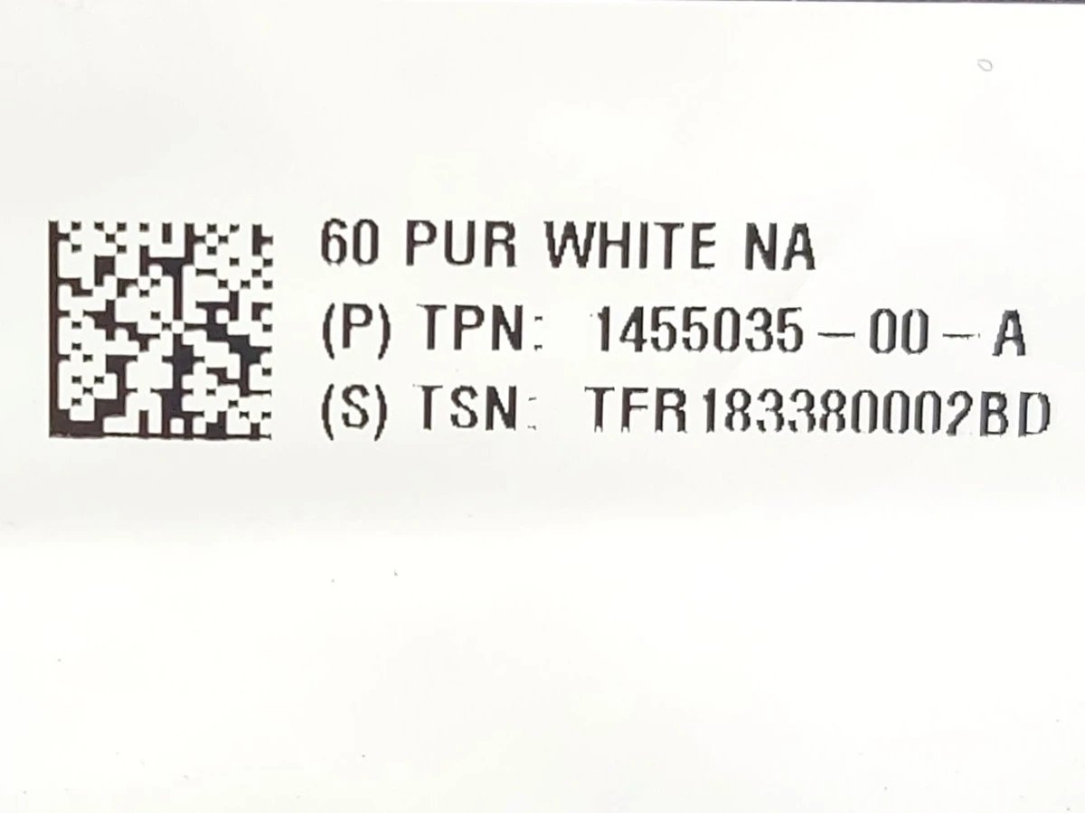 4 Спинка сидіння 2-го ряду подвійна PUR WHITE у зборі з центральним підголовником та підлокітником Tesla Model 3 7654329-02-C