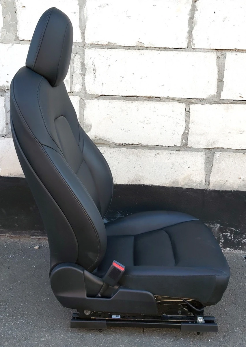 1 Сидіння водійське з підігрівом без переднатягувача, подушки, PREM PUR BLK датчика з пошкодженням Tesla model 3, model Y 7654322-01-B