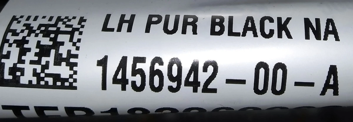 1 Сидіння водійське PREM PUR BLK без переднатягувача ременя безпеки Tesla model 3 7654322-01-B