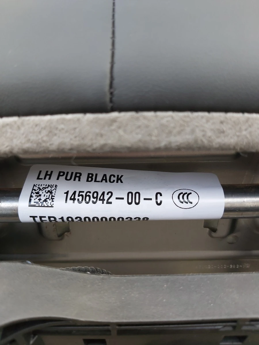 1 Сидіння водійське PREM PUR BLK без попереднього натяжителя ременя безпеки, блоку регулювання Tesla model 3 7654322-01-B