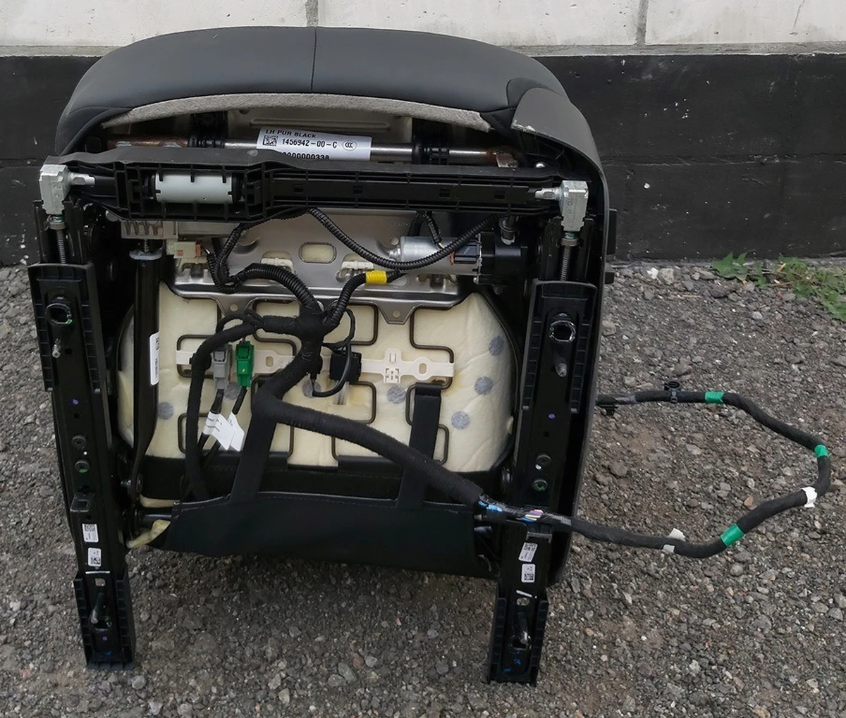 1 Сидіння водійське PREM PUR BLK без попереднього натяжителя ременя безпеки, блоку регулювання Tesla model 3 7654322-01-B