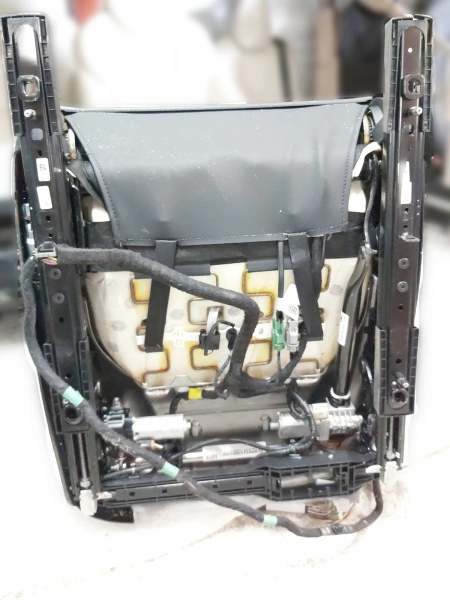 1 Сиденье водительское в сборе с повреждением PRM PUR BLK в частичном сборе Tesla model 3 7654322-01-C