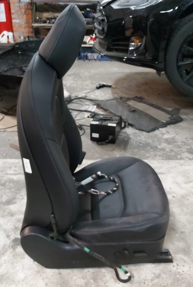 Сиденье пассажирское с подогревом без преднатяжителя, датчика, подушки PREM PUR BLK Tesla model 3 7654324-01-C