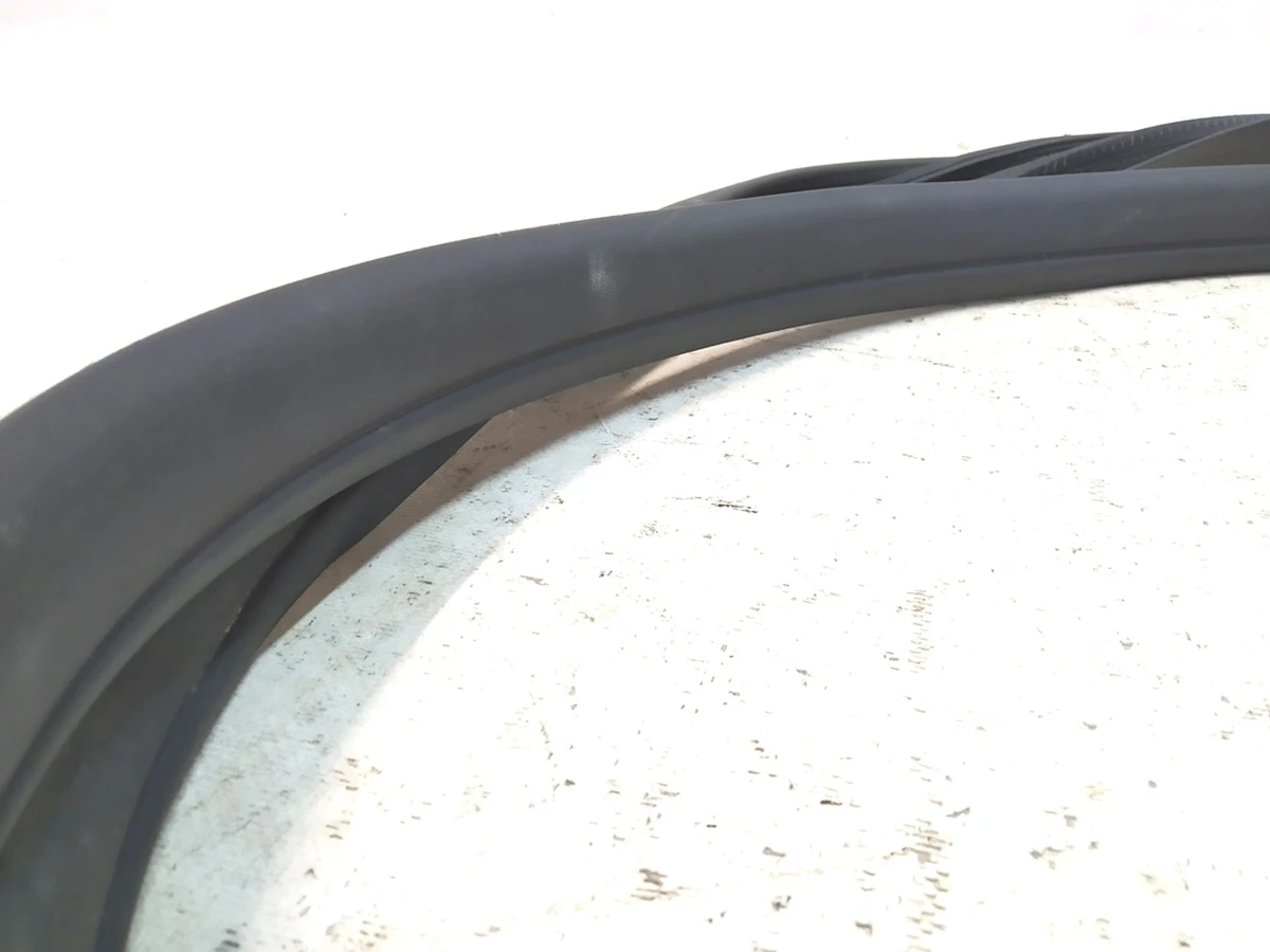 3 Ущільнювач отвору дверей передніх правих (пошкодження) Tesla model X 1459237-00-E