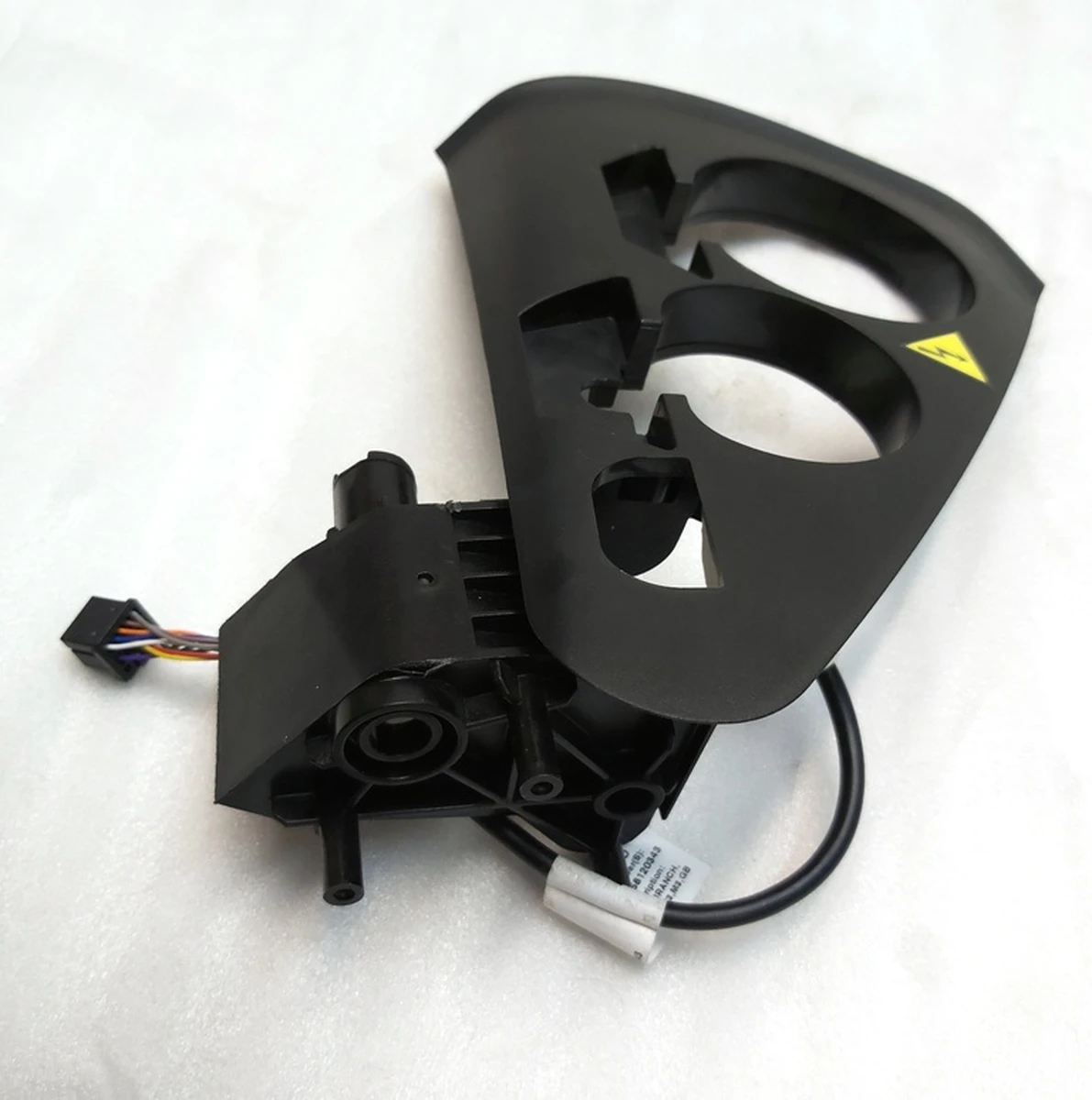 Корпус люка порту заряджання зі світлодіодом Tesla model 3, model Y 1525137-00-B