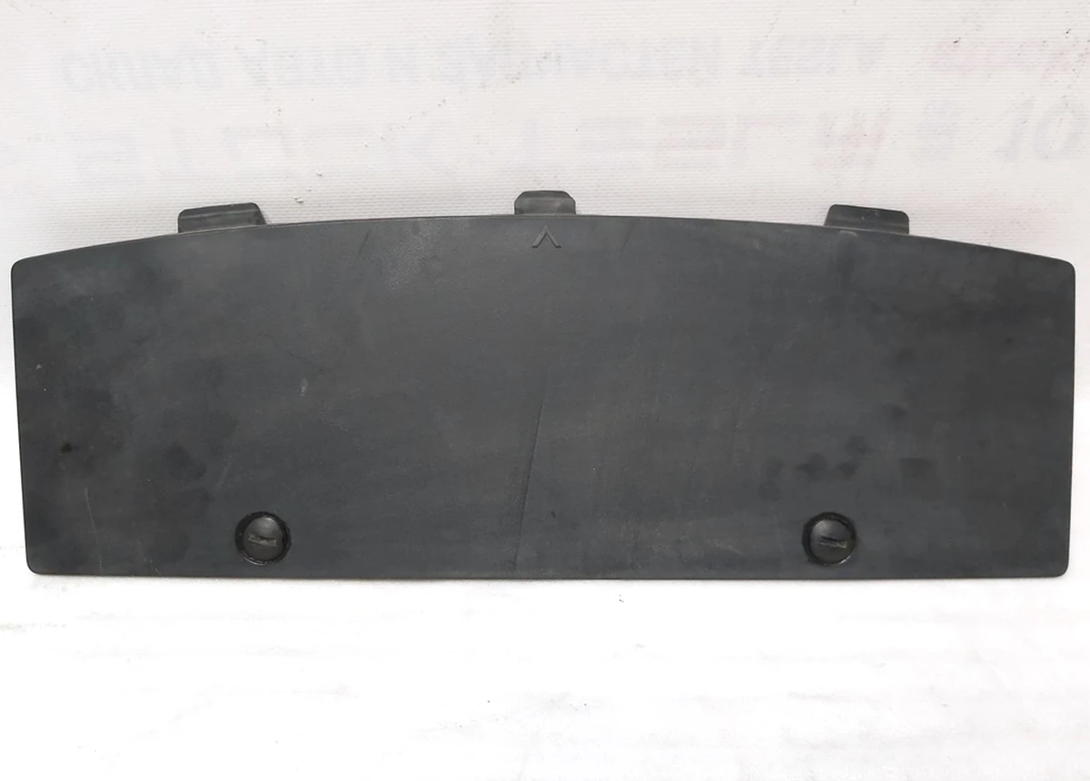 8 Кришка дифузора бампера заднього нижнього (заглушка фаркопа, люк) Tesla model 3 1460156-00-A