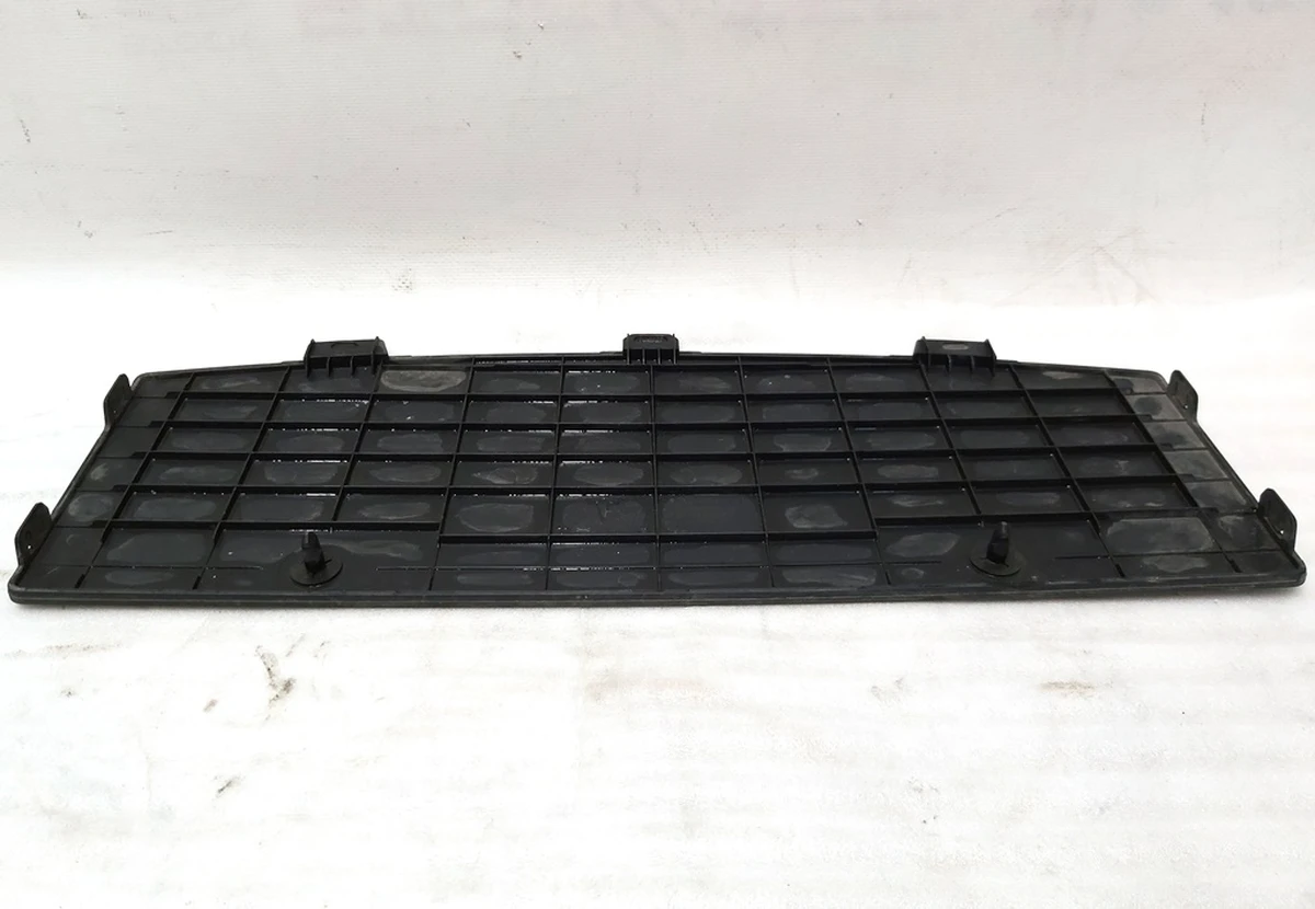 8 Кришка дифузора бампера заднього нижнього (заглушка фаркопа, люк) Tesla model 3 1460156-00-A