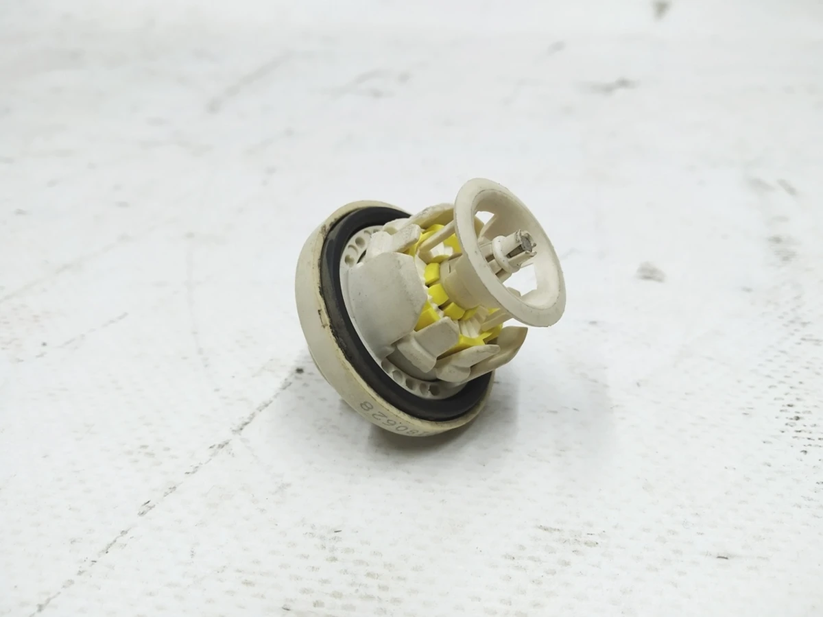 High voltage battery drain valve assembly Tesla model 3 1462186-00-C