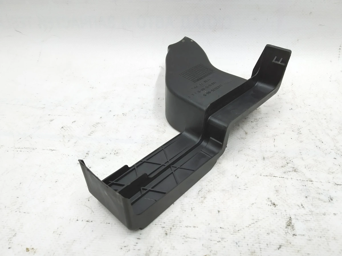 18 Накладка пластиковая боди контроллера левого Tesla model 3 1461512-00-B