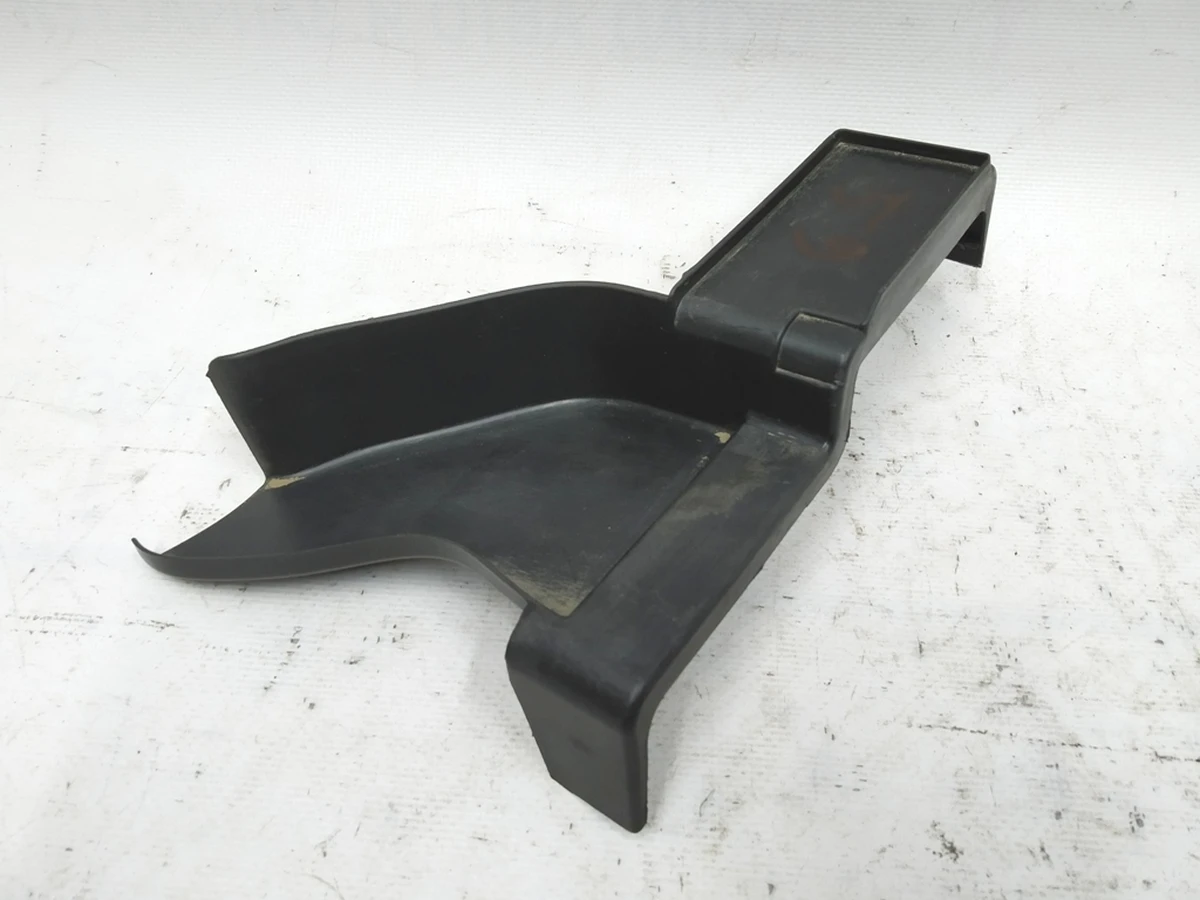 18 Накладка пластикова боді контролера лівого Tesla model 3 1461512-00-B