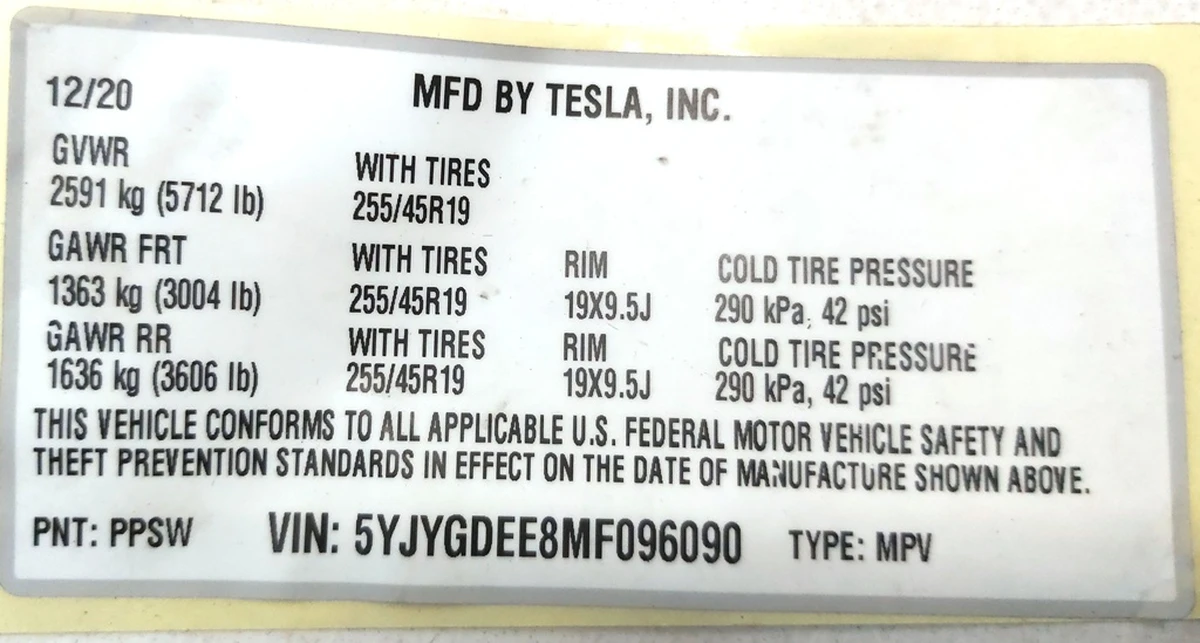 1 Етикетка (лейба, наклейка) основна з виробничою інформацією Tesla Model Y 1462927-00-C