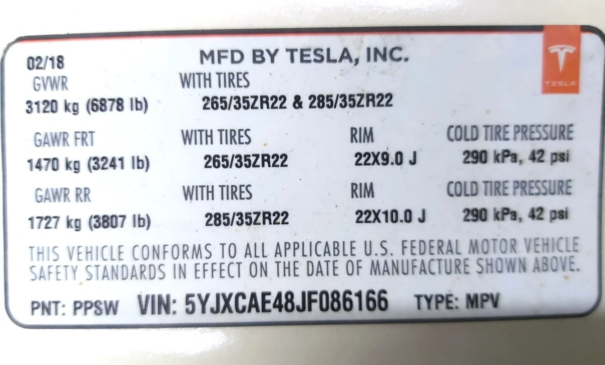 Етикетка (лейба, наклейка) основна з виробничою інформацією Tesla model X P 100 D 1462927-00-C