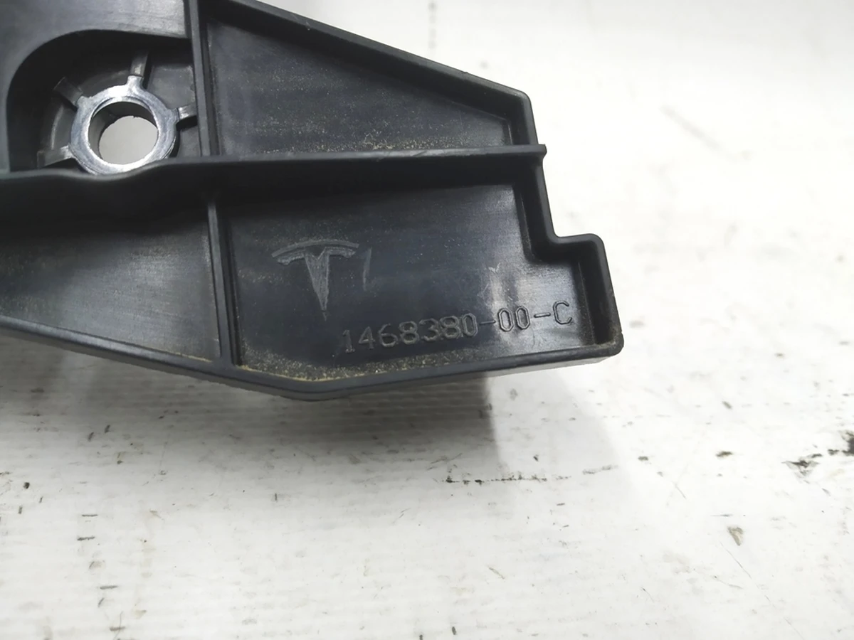 1 Car computer mounting bracket complete with cooling pipes Tesla Model 3 1566786-00-C