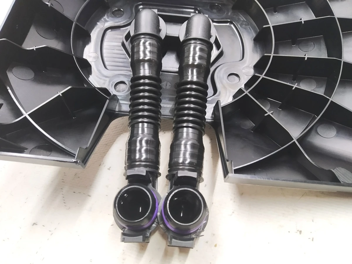 Кронштейн крепления компьютера автомобиля в сборе с патрубками охлаждения Tesla Model 3 1566786-00-C