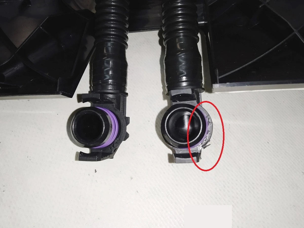 1 Car computer mounting bracket complete with cooling pipes Tesla Model 3 1566786-00-C