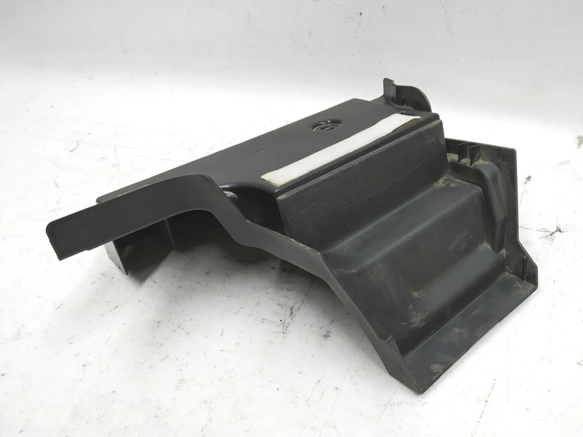 10 Arm of fastening of a covering of a luggage carrier left Tesla model 3 1470967-00-A