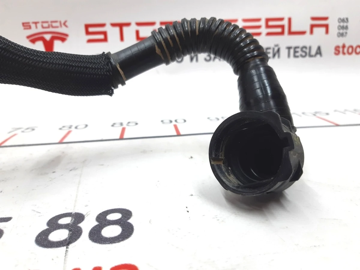 12 Coolant hose (plastic) Tesla model X 1472610-00-C