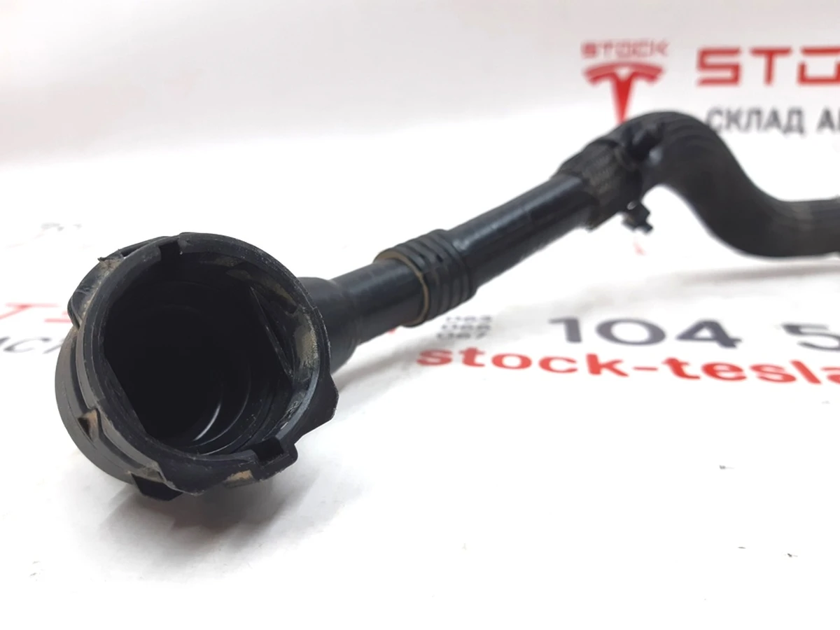 12 Coolant hose (plastic) Tesla model X 1472610-00-C