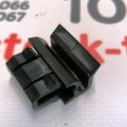 Кліпса кріплення переднього багажника (корито) до крила NEW Tesla model 3, model Y 1472873-00-C
