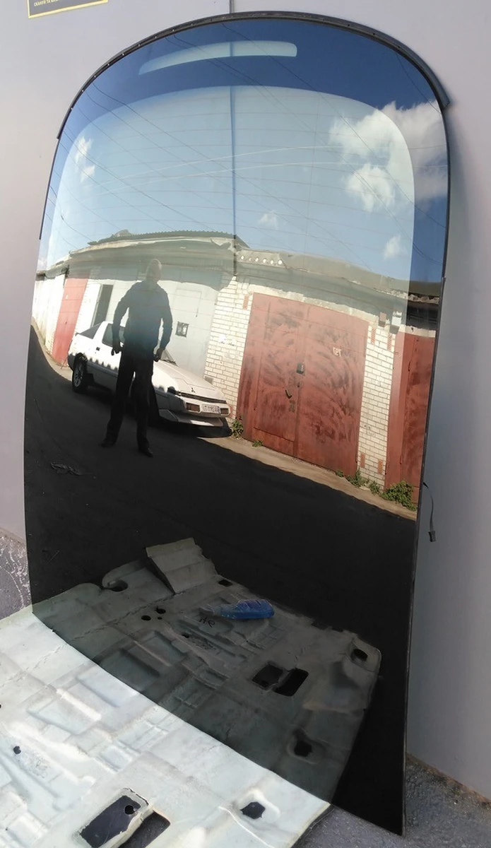 3 Скло панорами заднє з підігрівом Tesla model 3 1472925-97-C