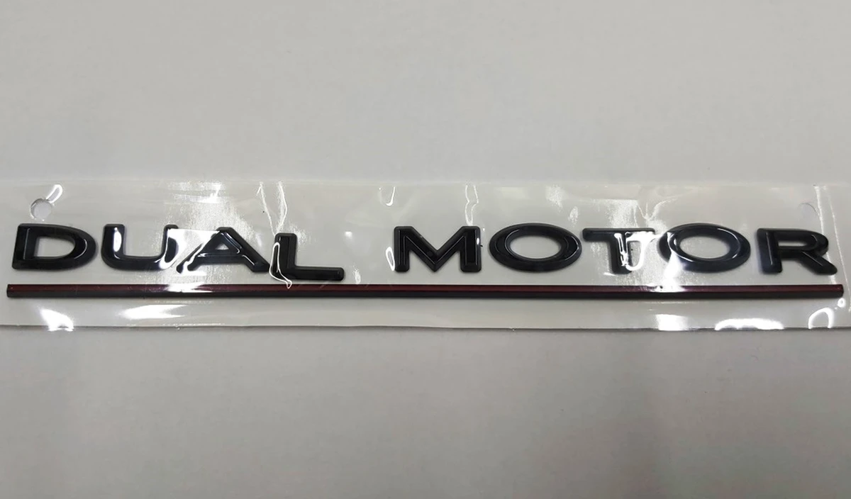 5 M3 DUAL MOTOR PERFORMANCE BADGE, EF NEW (China) Tesla all models 1484849-00-A