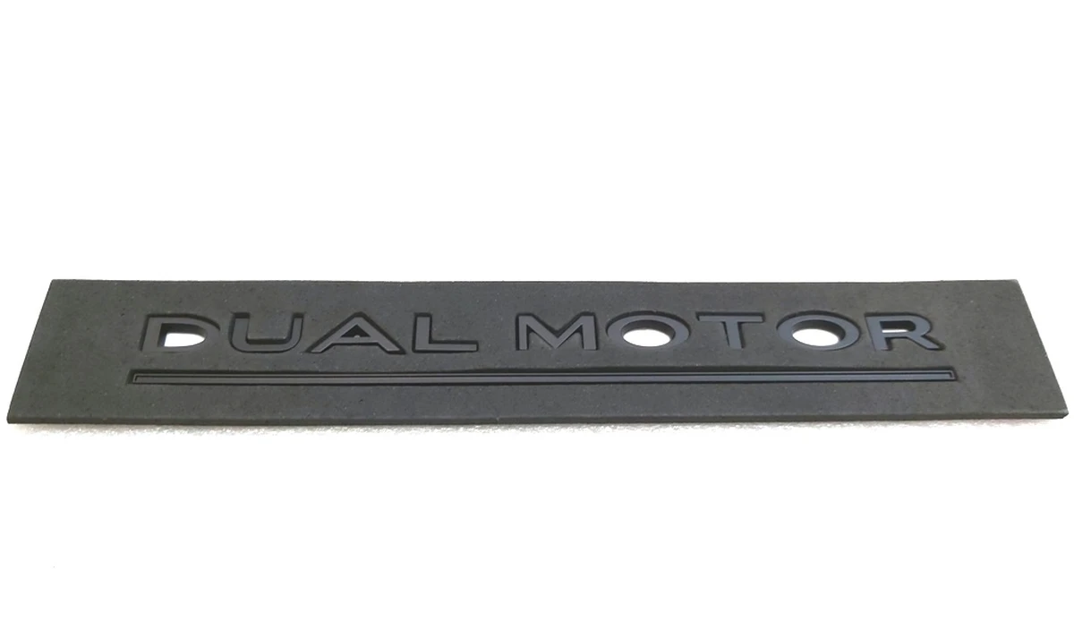 5 Эмблема "DUAL MOTOR" matt black крышки багажника Tesla all models 1484849-00-A