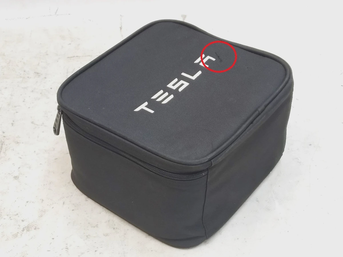 12 Trailer hitch adapter storage bag (damaged) Tesla Model X 1482424-00-A