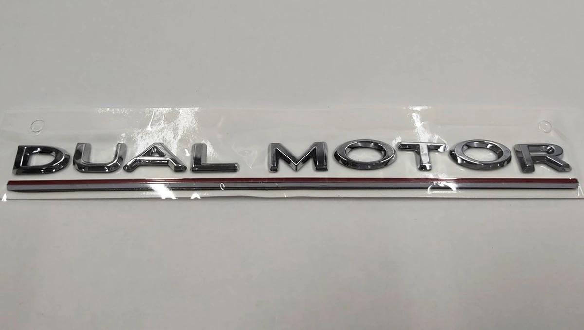 5 DUAL MOTOR PERFORMANCE BADGE Tesla model Y 1484849-00-A