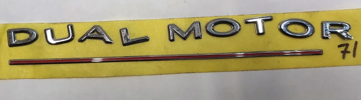 5 DUAL MOTOR PERFORMANCE BADGE Tesla model Y 1484849-00-A