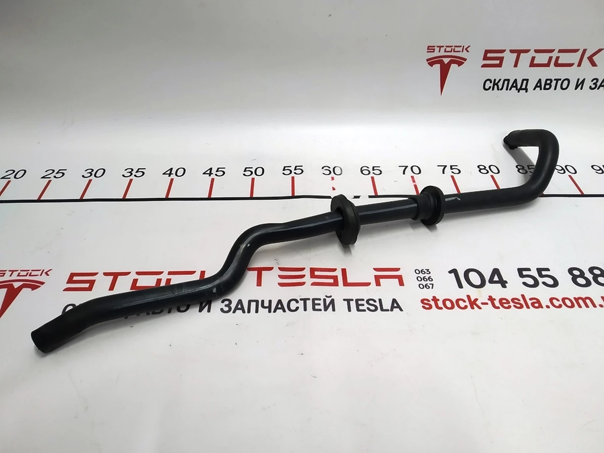 5 Зливний шланг кондиціонера із протиконденсатною заслінкою та ущільнювачами Tesla model S 1486478-00-A