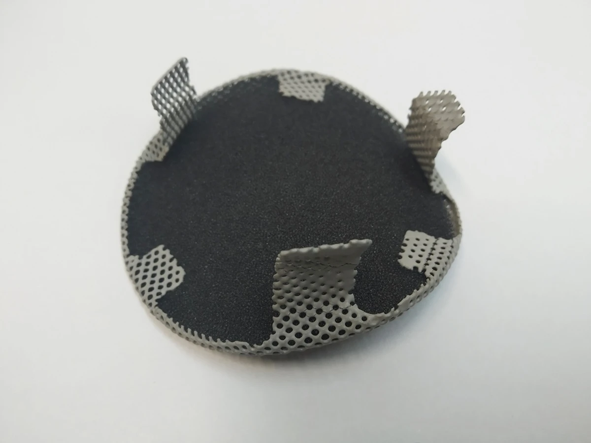 Декоративная накладка динамика обшивки потолка правая Tesla Model 3, Model 3 Jan 2024, Model Y, Model Y Feb 2025 1486488-00 1101060-00