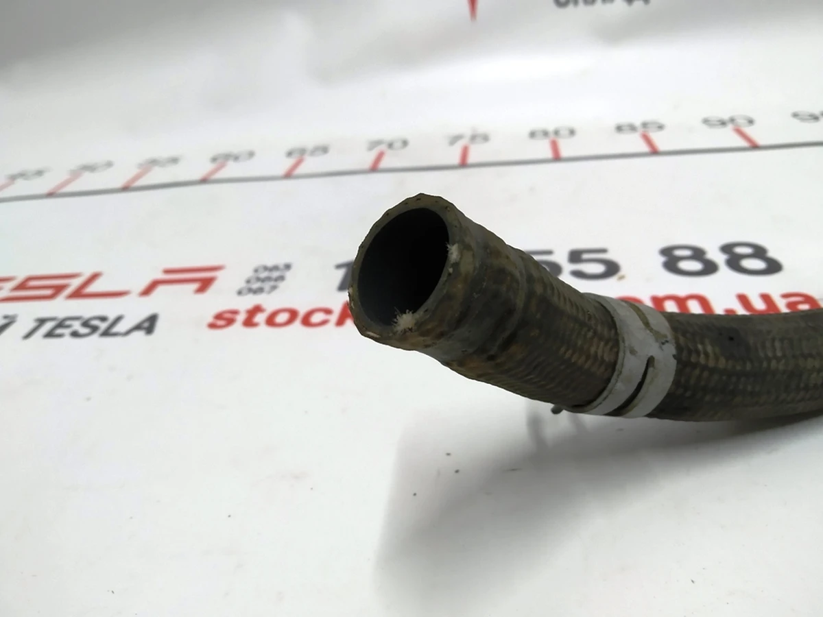 25 Шланг охолодження від 4-ходового клапана до радіатора Tesla model S, model S REST 1486490-00-B