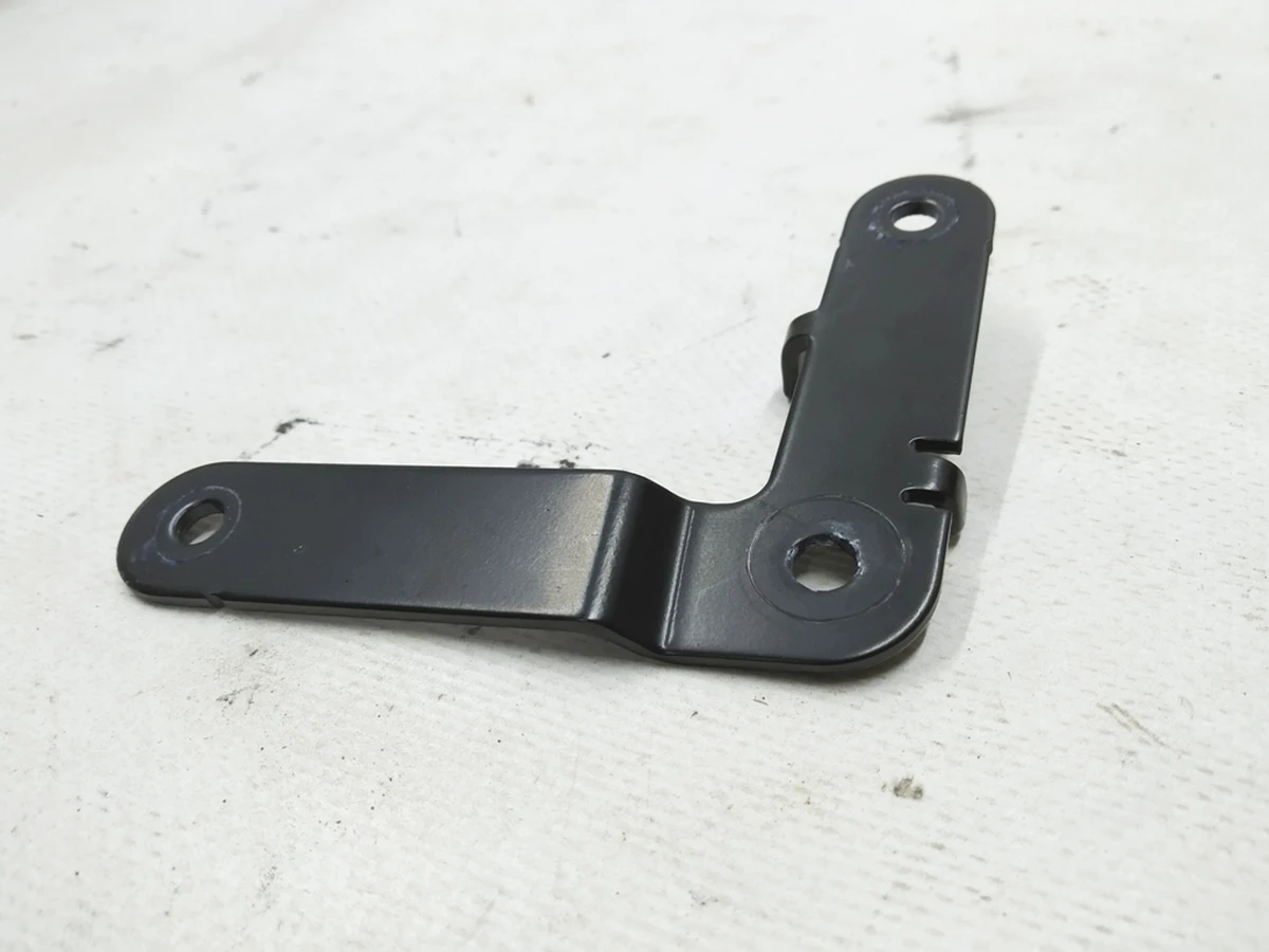 8 Кронштейн клаксонів V-подібний Tesla model 3, model Y 1486943-00-A