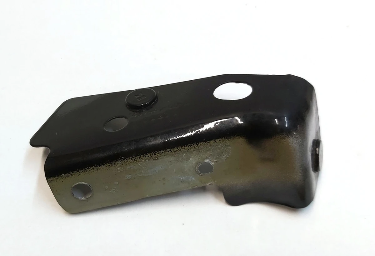 7 Кронштейн кріплення крила переднього правого нижній Tesla model Y 1487444-S0-A