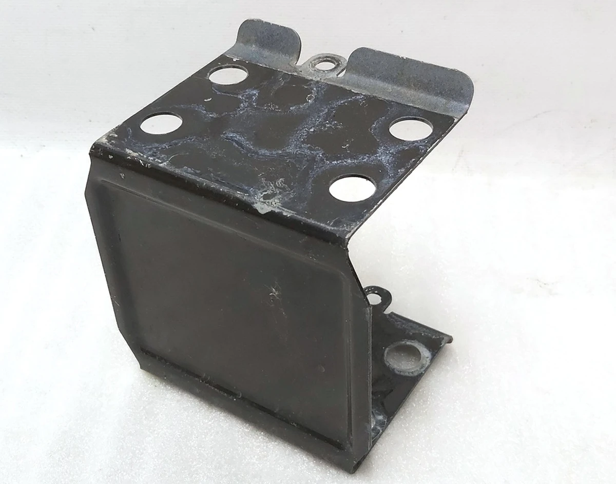 Front left right side member plug Tesla model Y 1487461-1487462