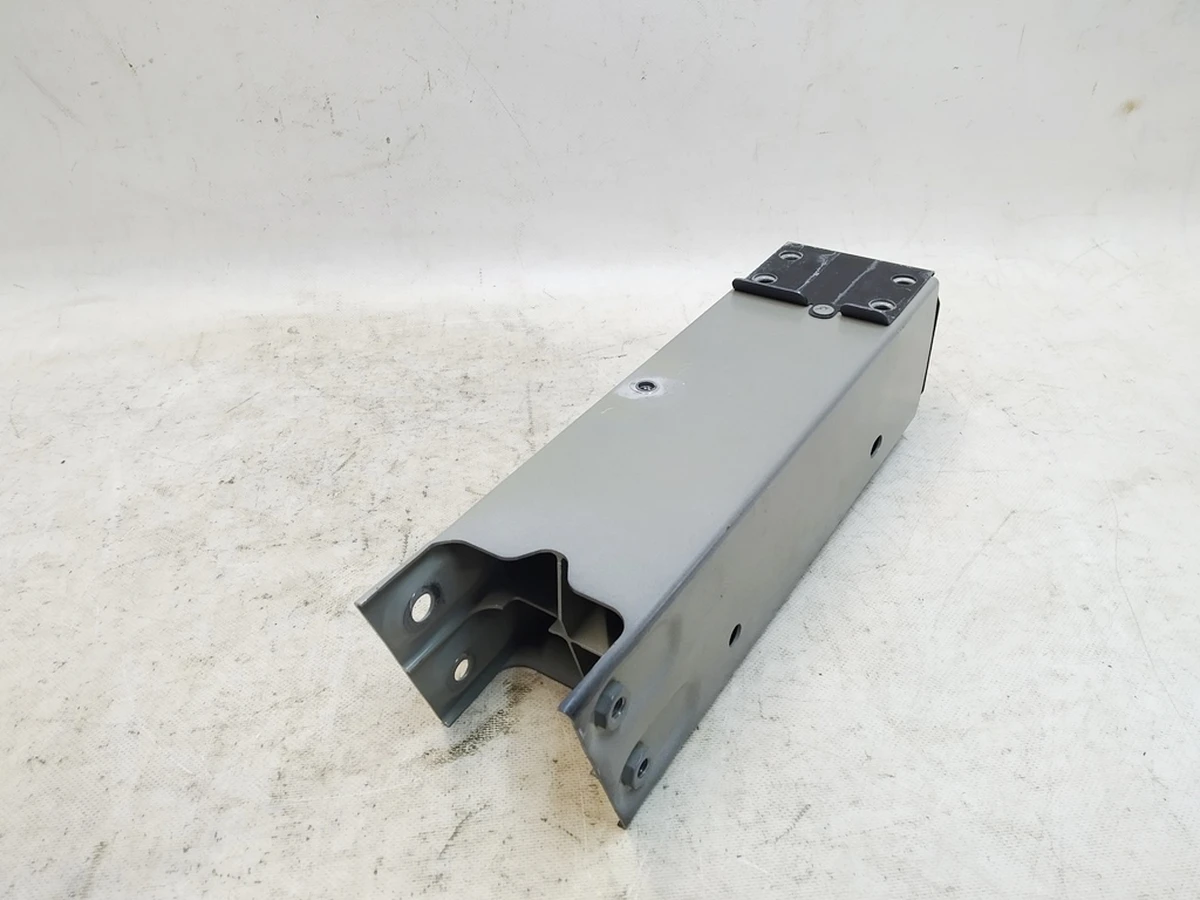 5 Лонжерон передня частина правий Tesla model Y 1487462-00-C