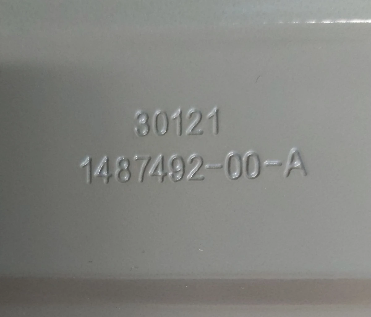26 ASY - FEM BRKT RH Tesla model Y 1487492-S0-A 1504590-S0-A