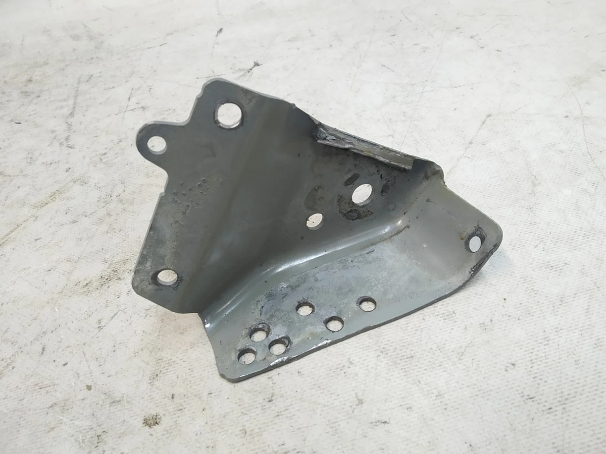 32 CAP - SUB-FRAME ATTACHMENT RH Tesla model Y 1487574-S0-A