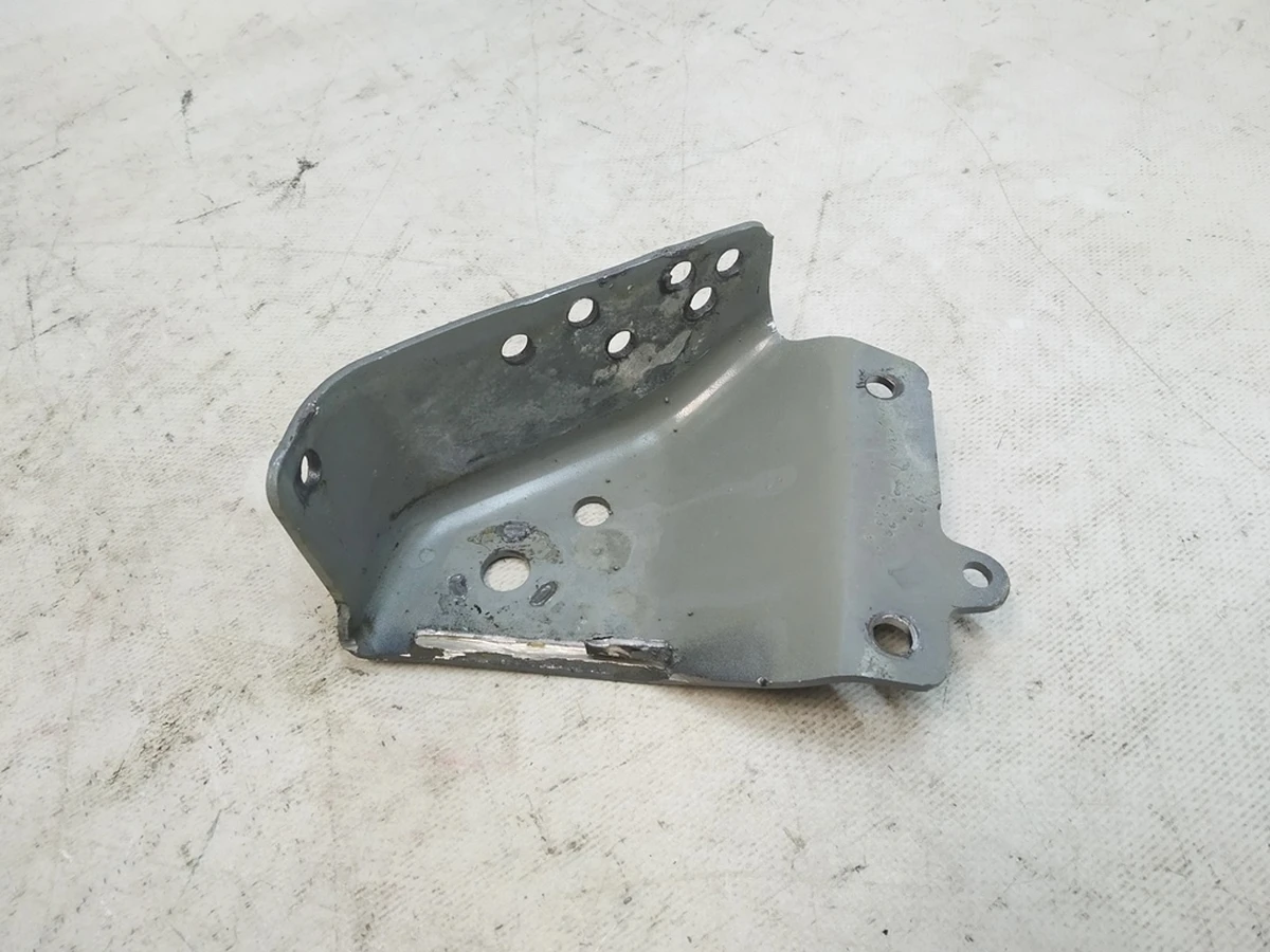 32 CAP - SUB-FRAME ATTACHMENT RH Tesla model Y 1487574-S0-A