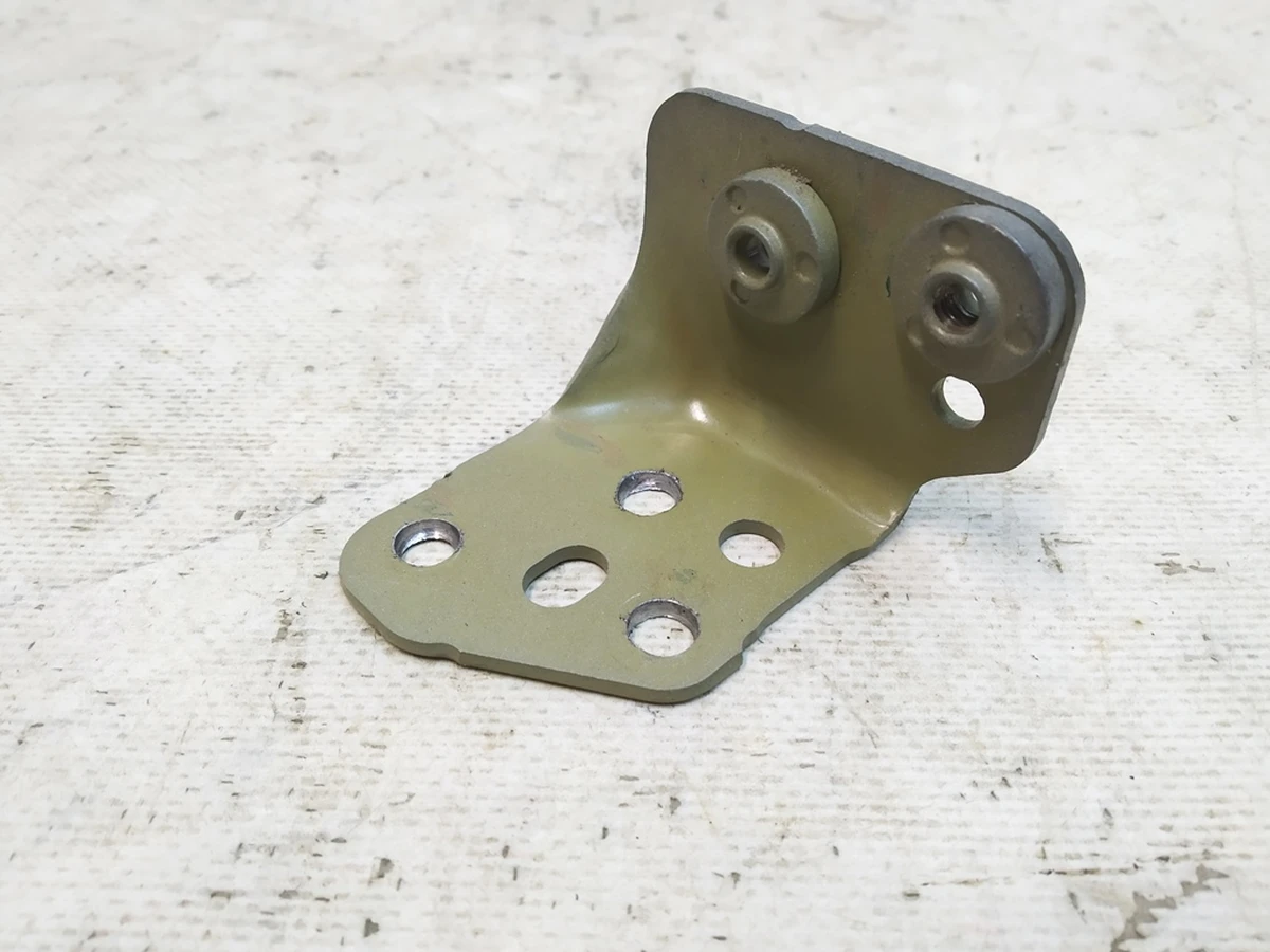 10 Кронштейн балки батареї 12V лівий Tesla model Y 1487587-S0-A