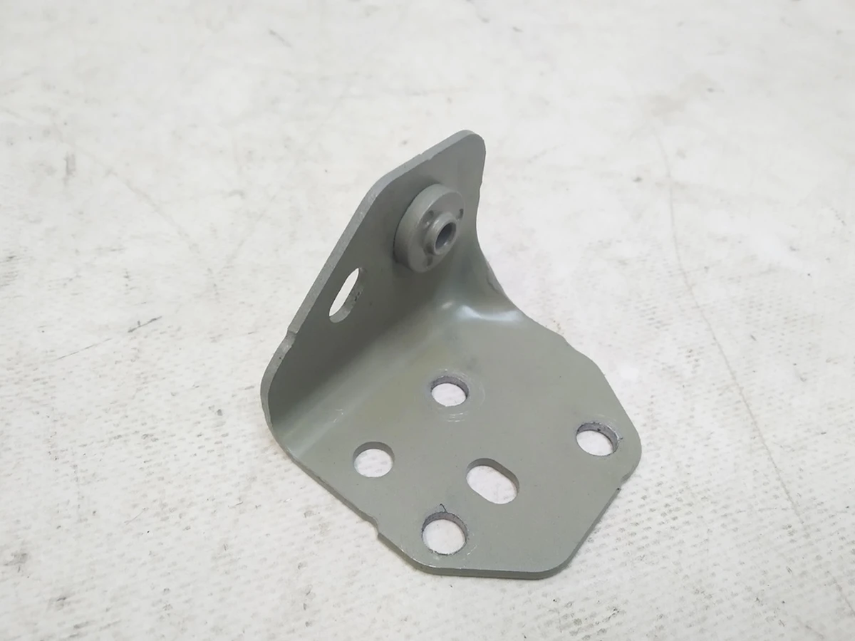 11 Кронштейн балки батареи 12V правый Tesla model Y 1487588-S0-A