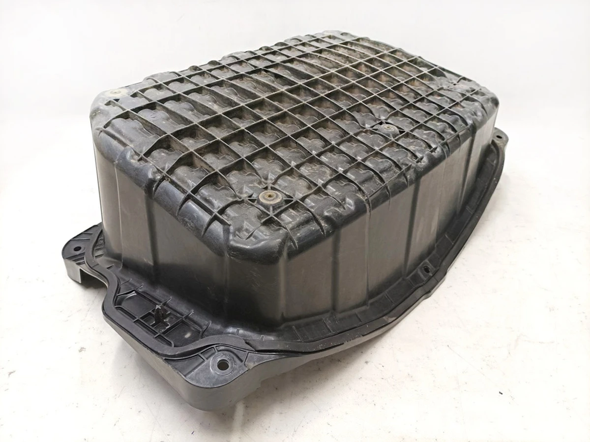 7 Rear Body Pocket (Plastic) Tesla Model Y 1508656-99-E