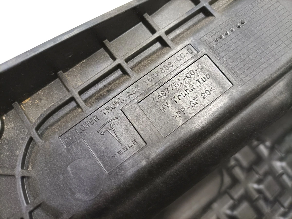 7 Rear Body Pocket (Plastic) Tesla Model Y 1508656-99-E