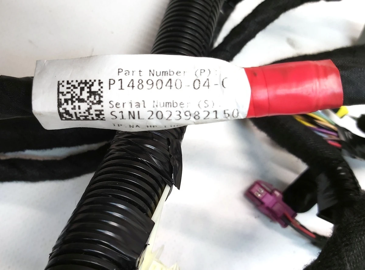 1 Електропроводка інструментальної панелі (торпедо) Tesla model Y 1489040-04-E