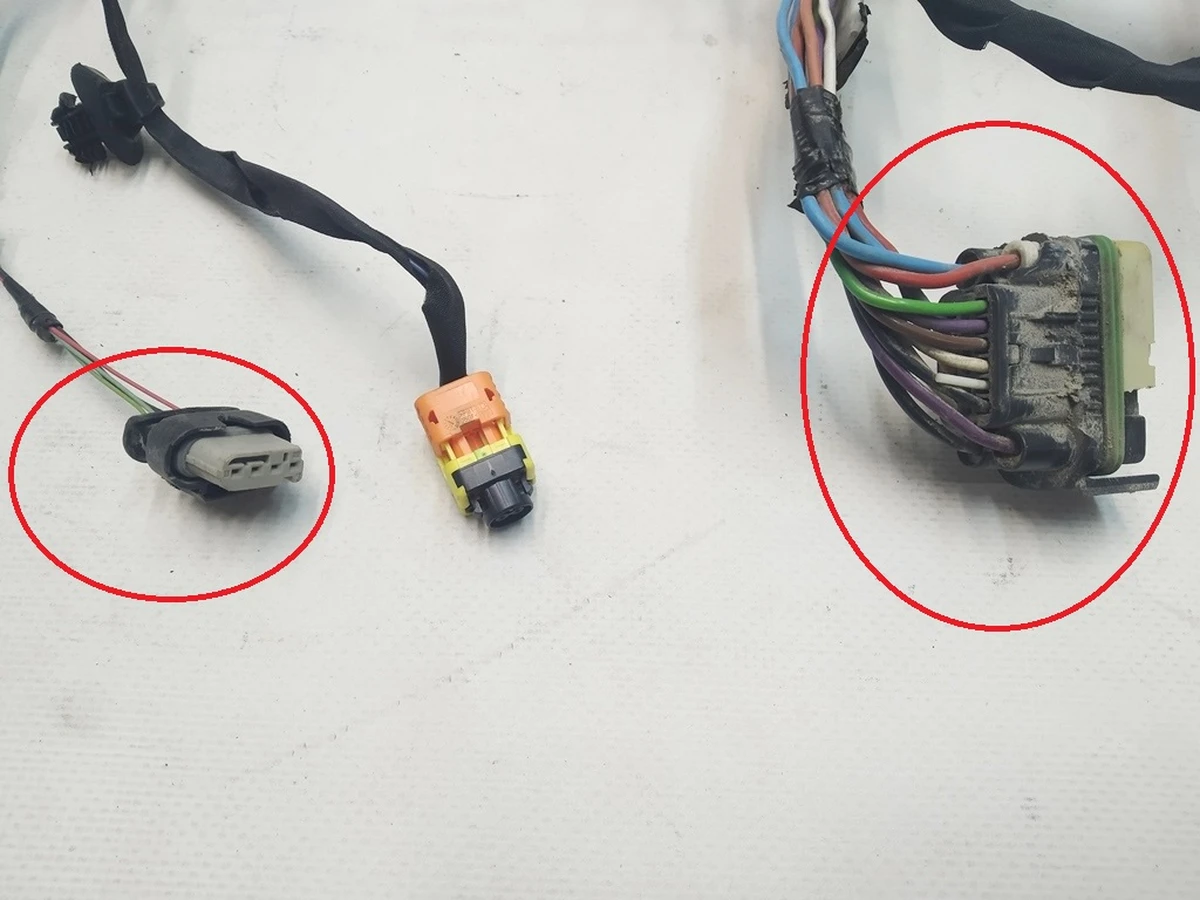 2 Електропроводка салону ліва Premium Tesla Model Y 1489041-00-F