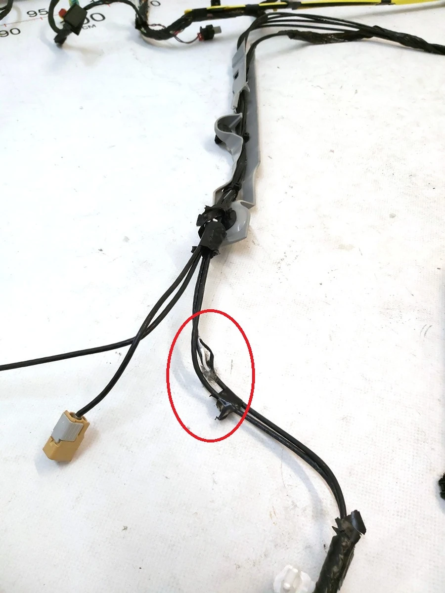 3 Електропроводка салону права Premium Tesla Model Y 1489042-00-F